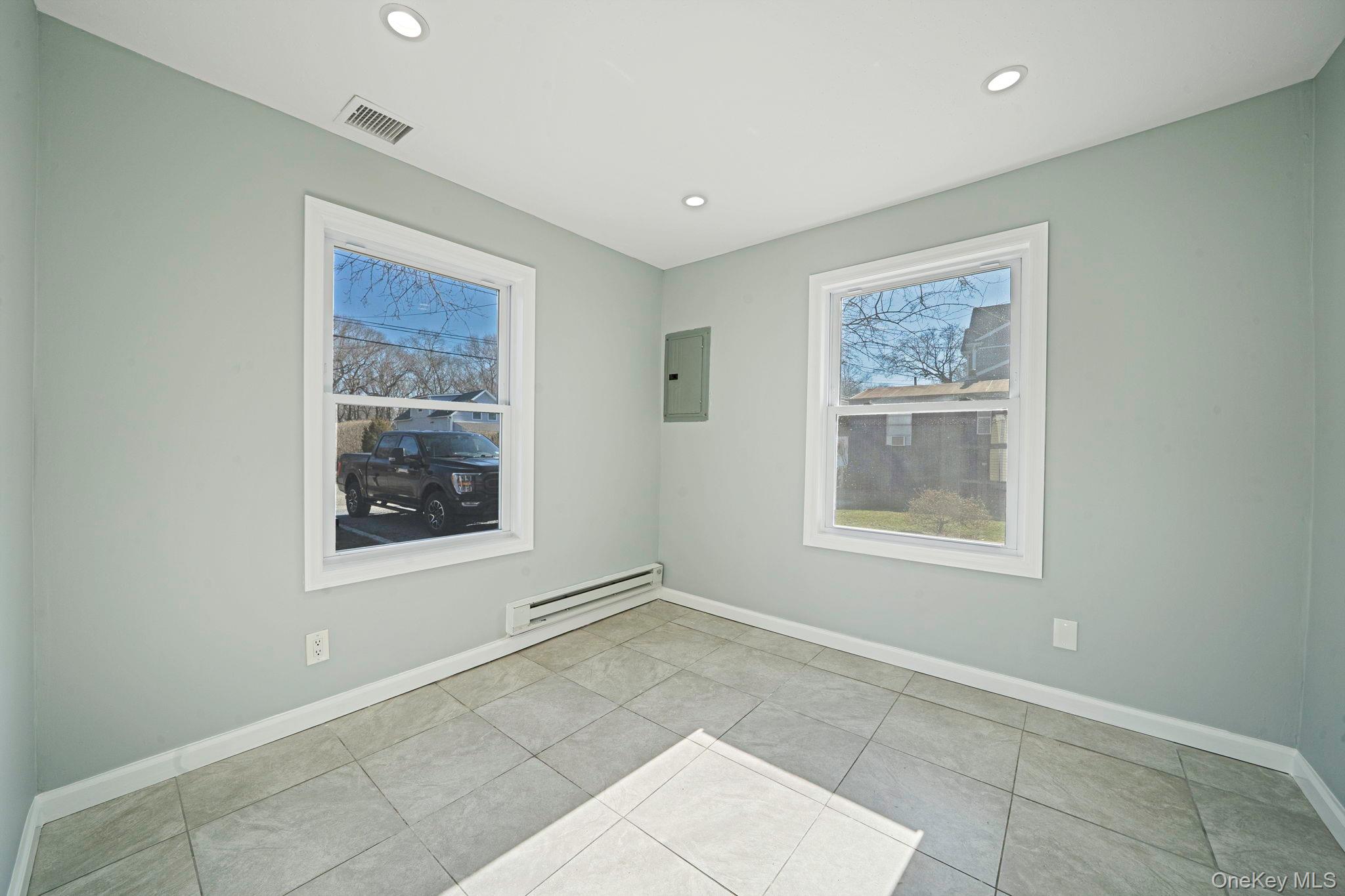 42 Oak Drive, Riverhead, NY 11901