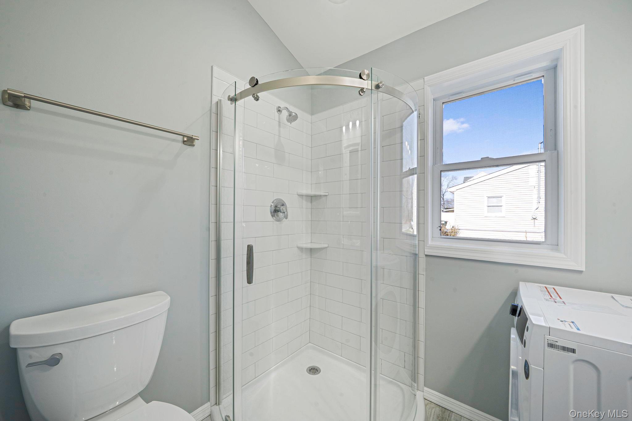 42 Oak Drive, Riverhead, NY 11901