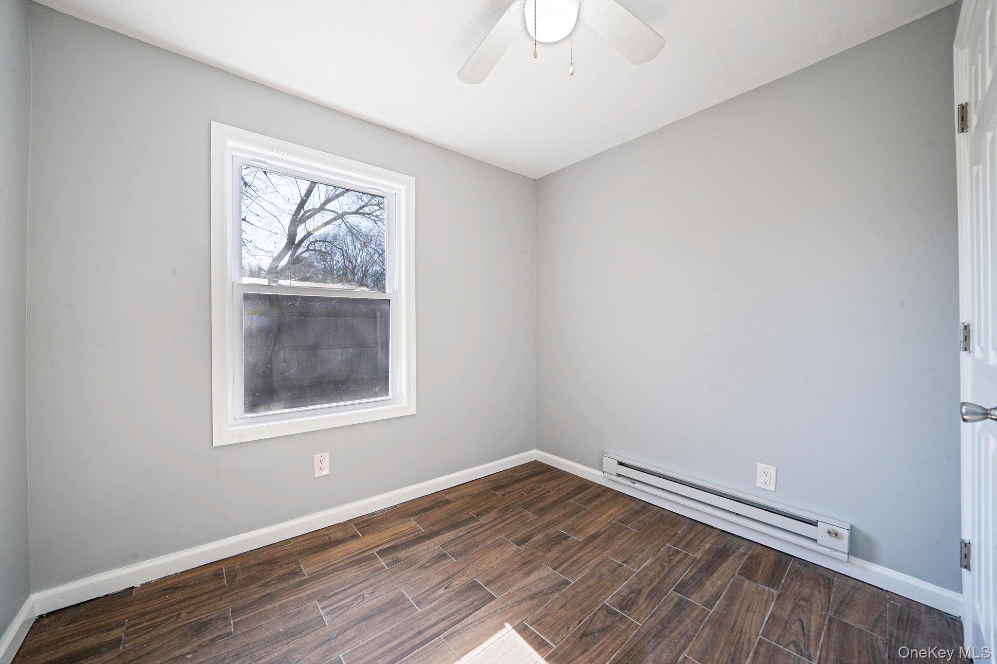 42 Oak Drive, Riverhead, NY 11901