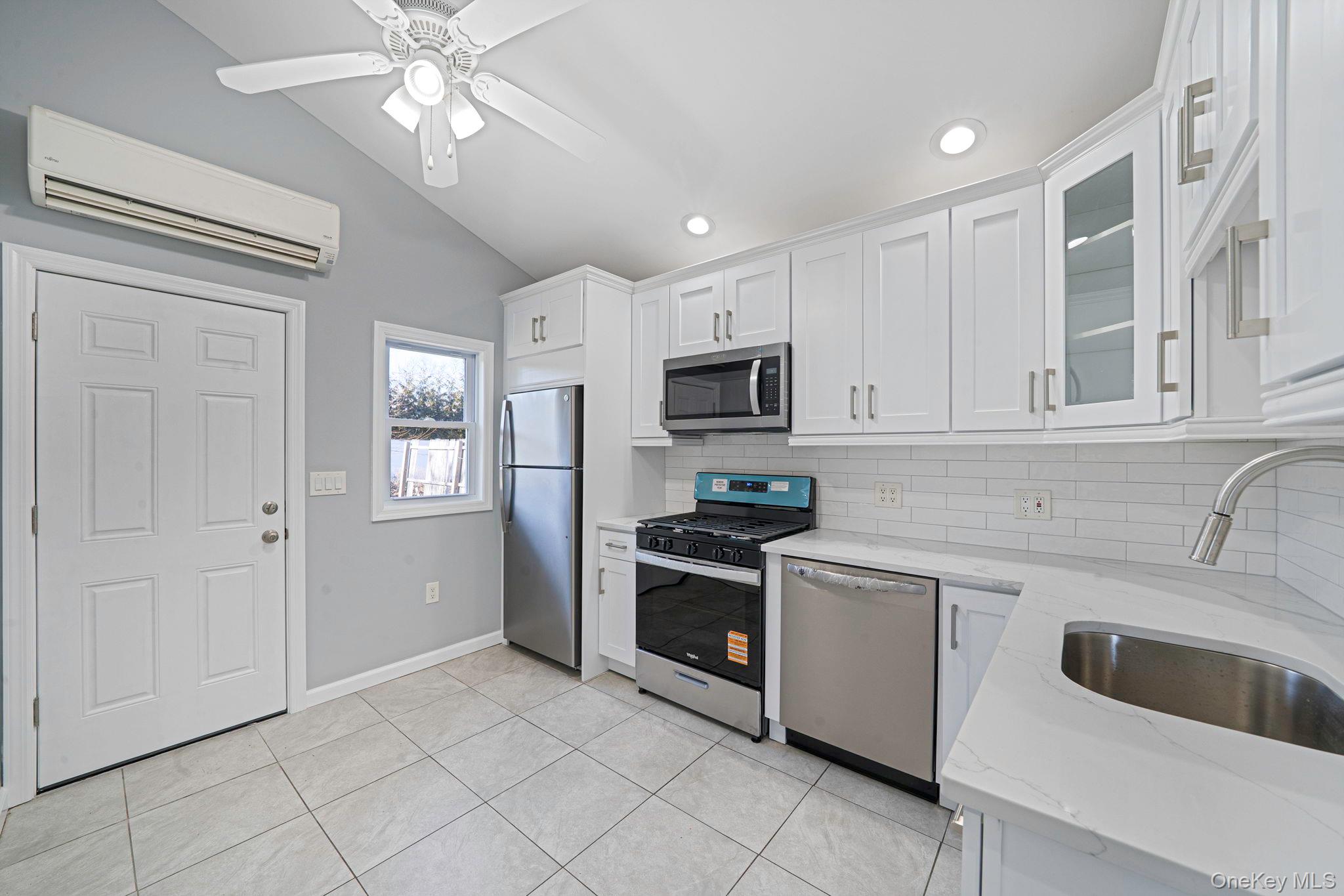 42 Oak Drive, Riverhead, NY 11901