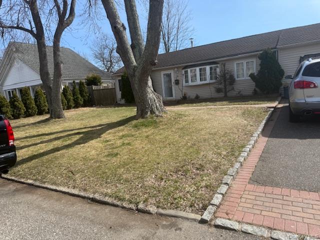 30 Tamarack Street, Central Islip, NY 11722