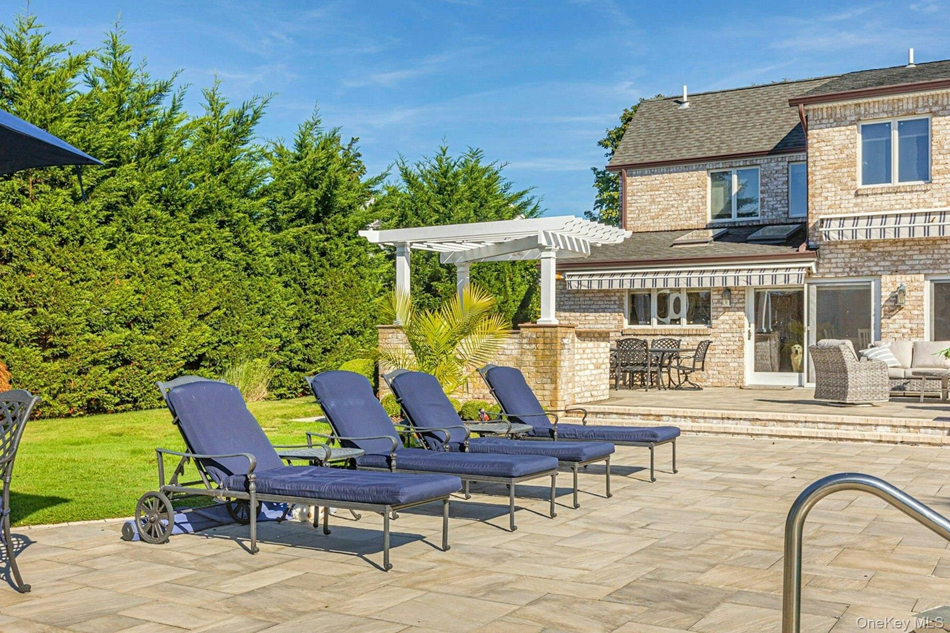 10 Beech Road, Islip, NY 11751