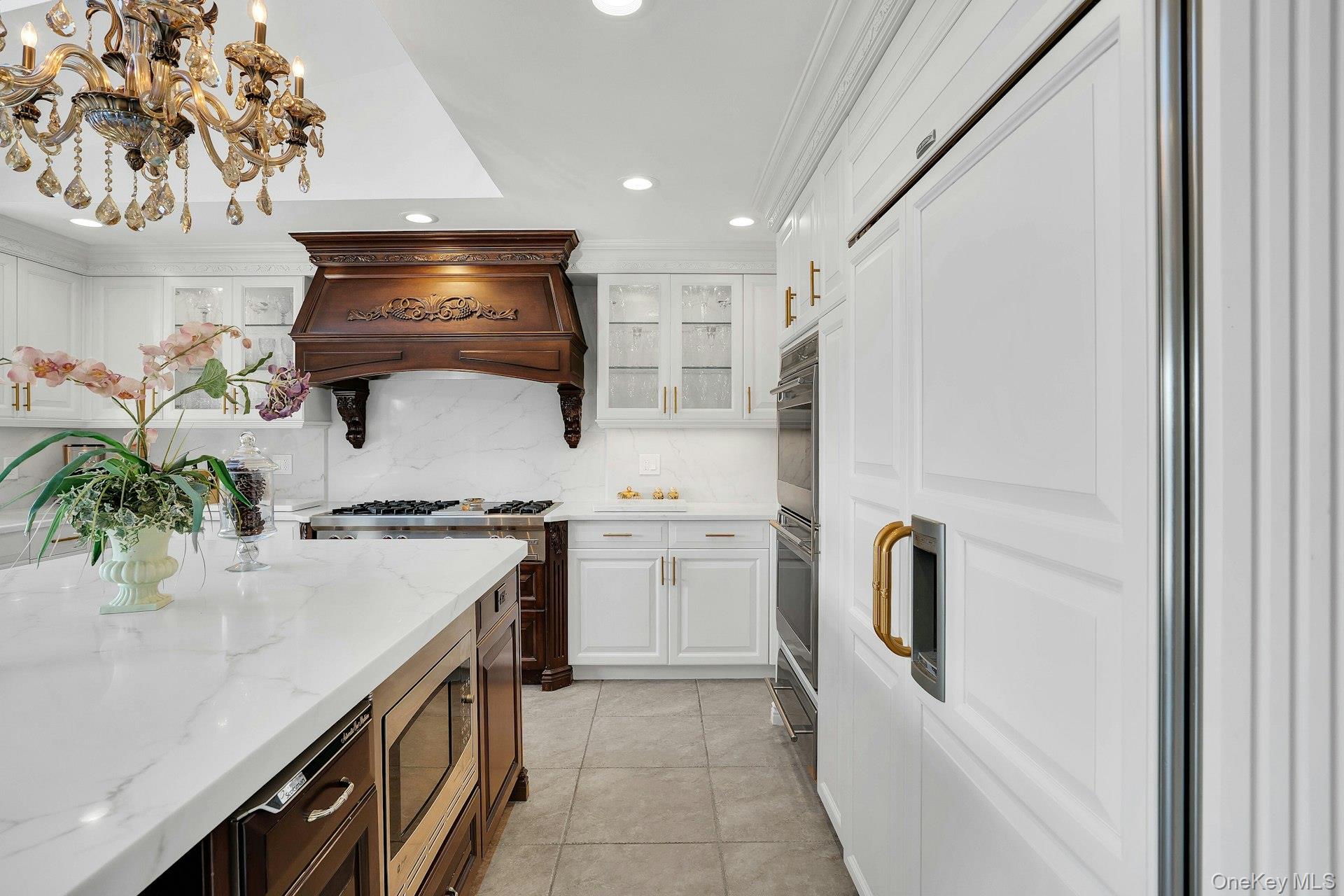 10 Beech Road, Islip, NY 11751