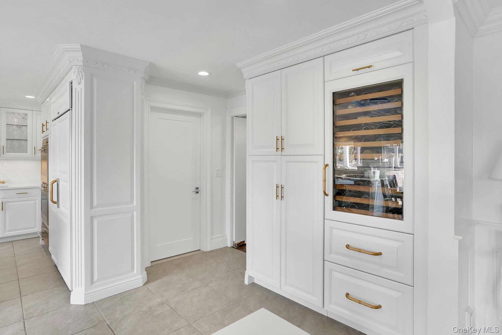 10 Beech Road, Islip, NY 11751