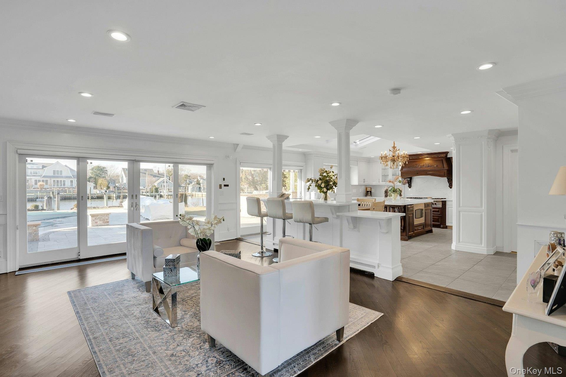 10 Beech Road, Islip, NY 11751