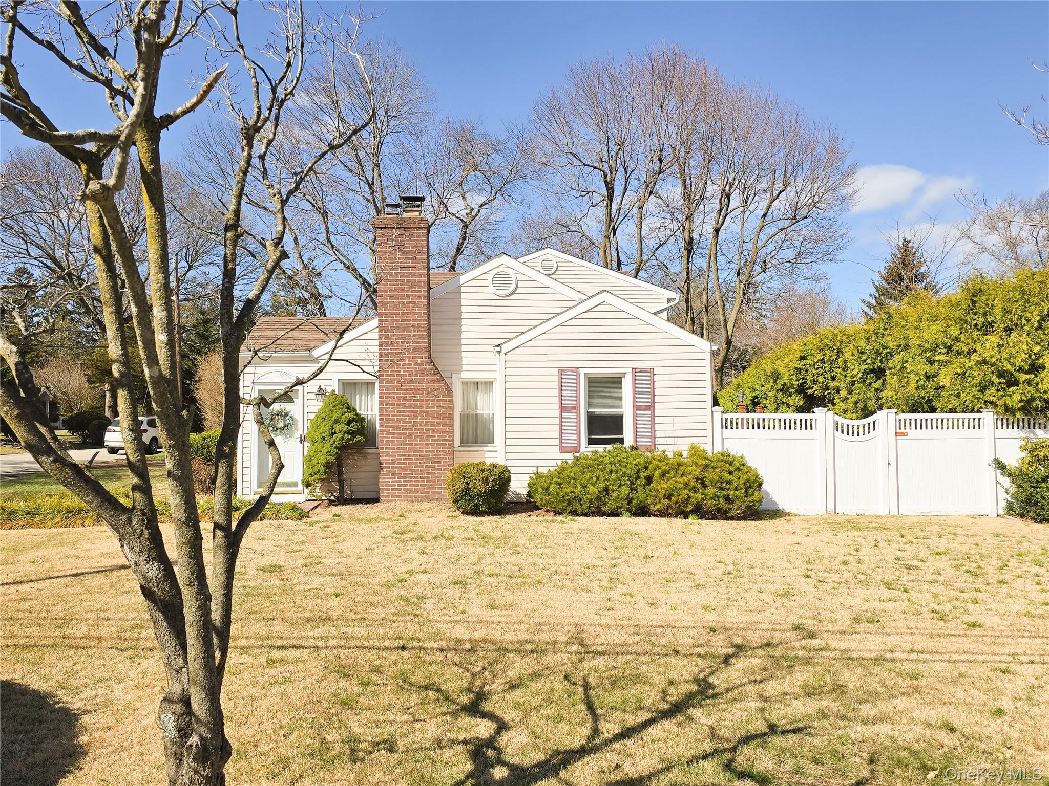 43 Fort Hill Road, Huntington, NY 11743