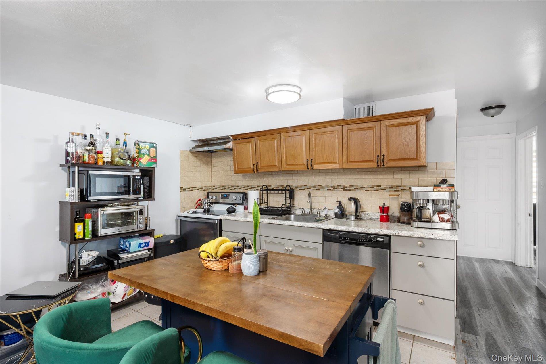 569 Peninsula Boulevard, Cedarhurst, NY 11516