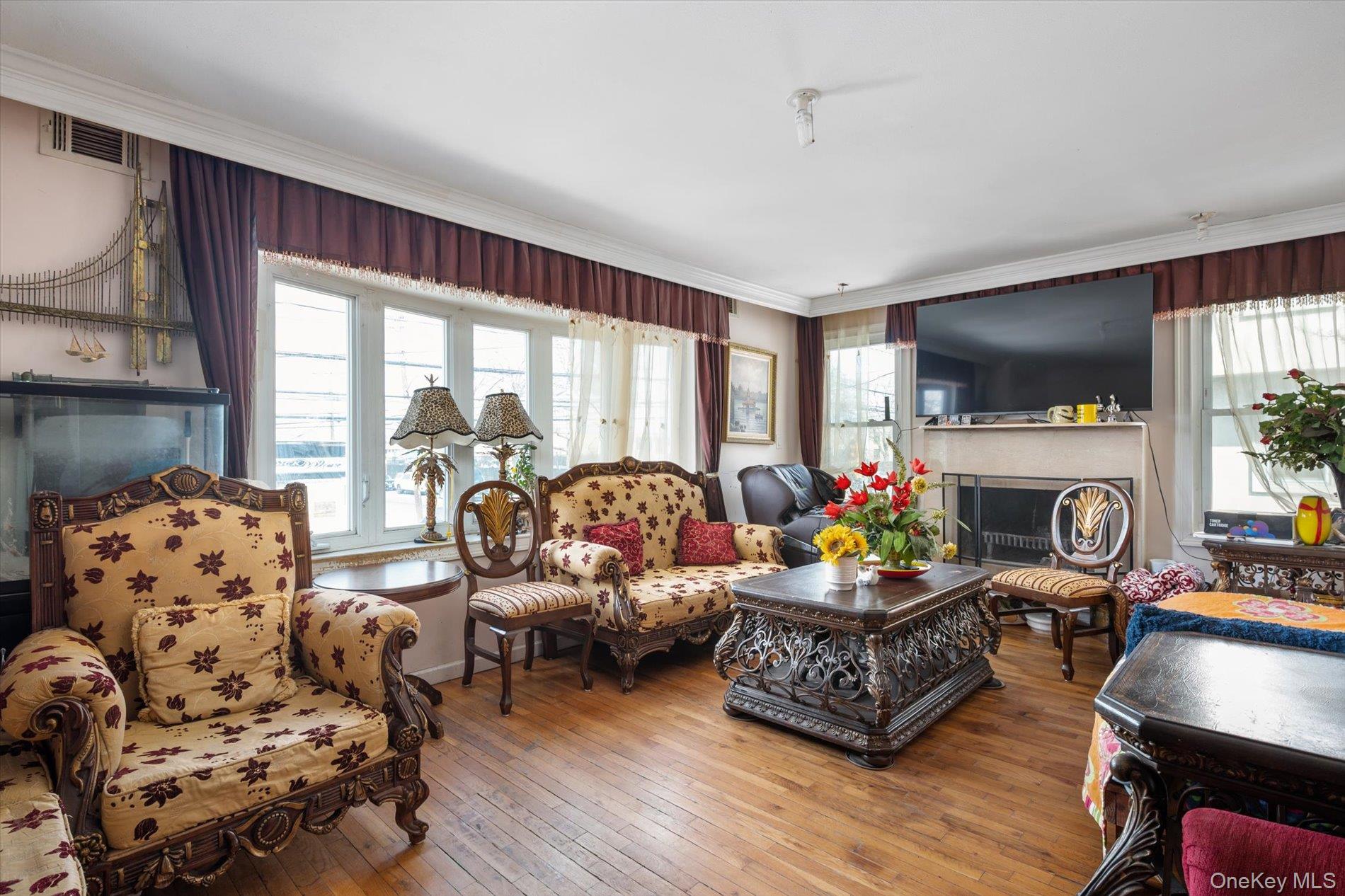 569 Peninsula Boulevard, Cedarhurst, NY 11516