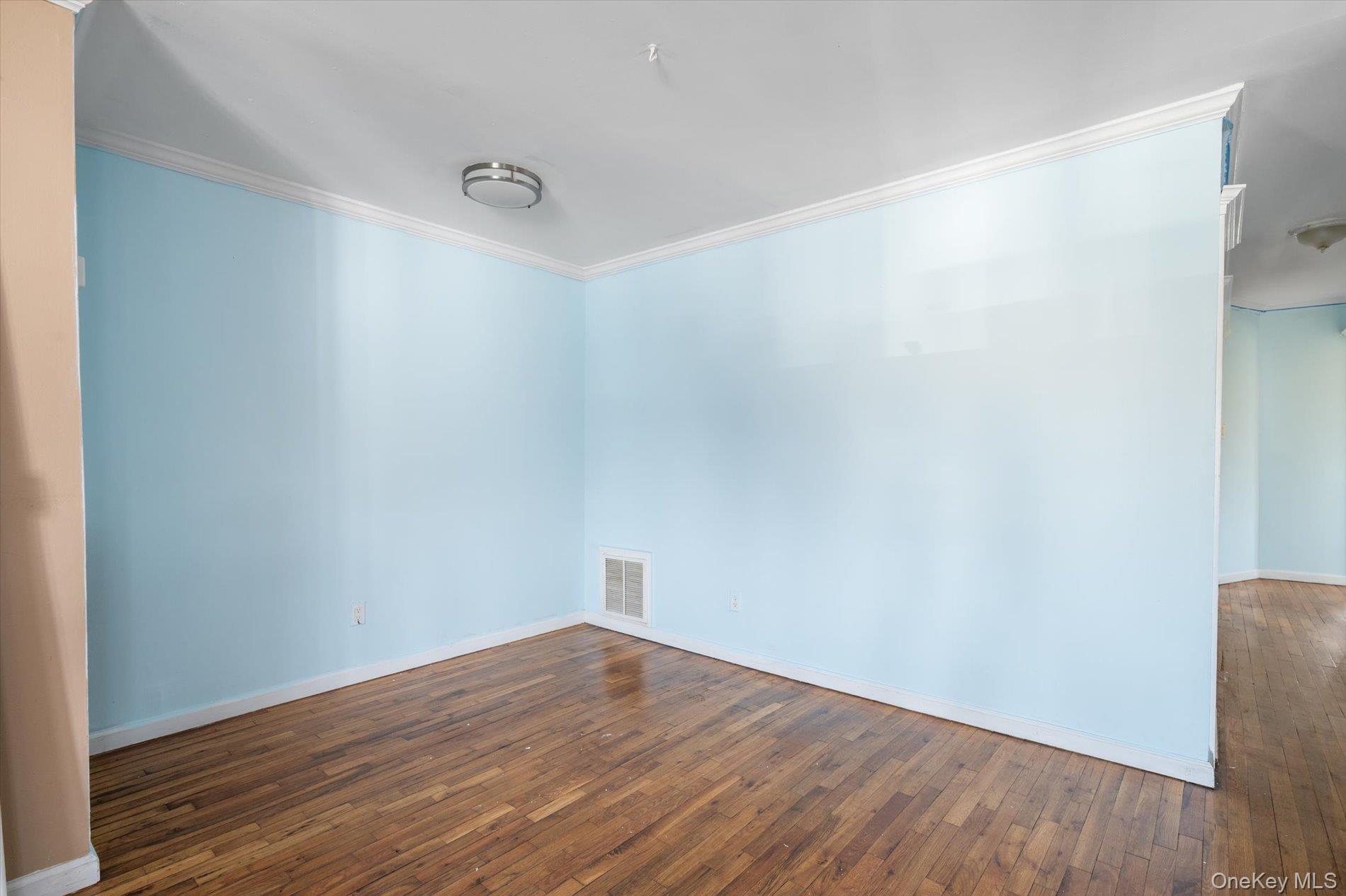 569 Peninsula Boulevard, Cedarhurst, NY 11516