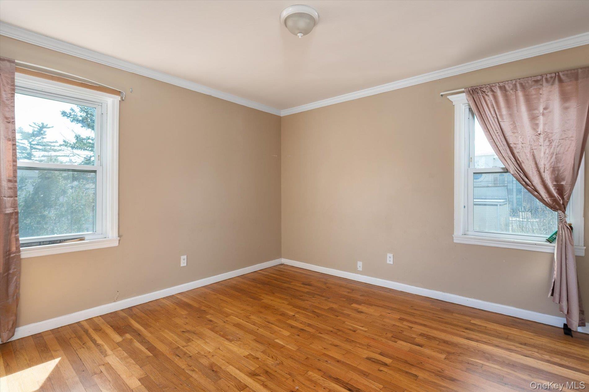 569 Peninsula Boulevard, Cedarhurst, NY 11516