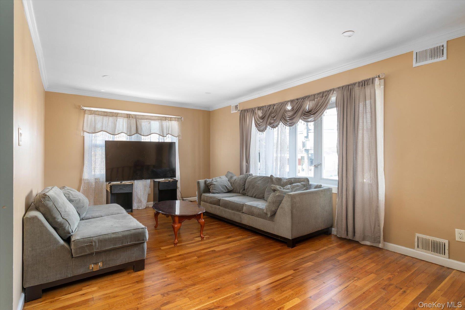 569 Peninsula Boulevard, Cedarhurst, NY 11516