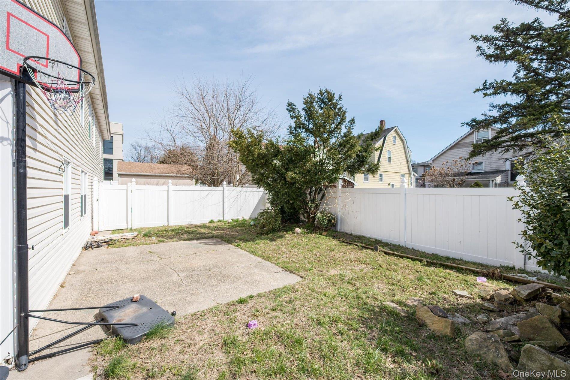 569 Peninsula Boulevard, Cedarhurst, NY 11516