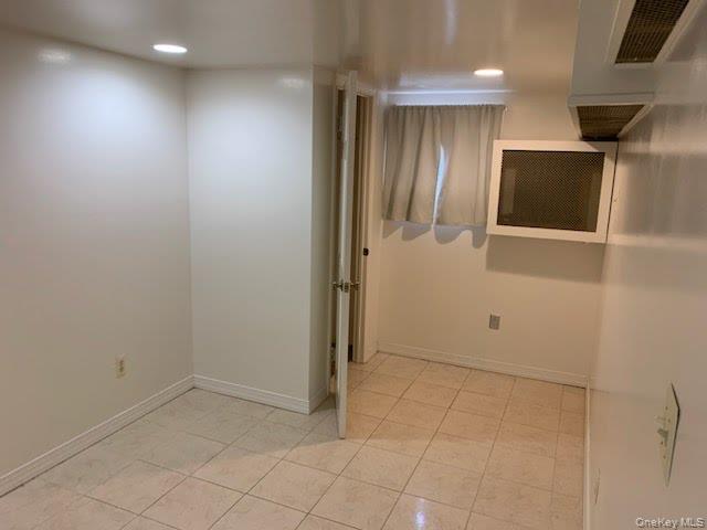 11433 204th Street, Saint Albans, NY 11412