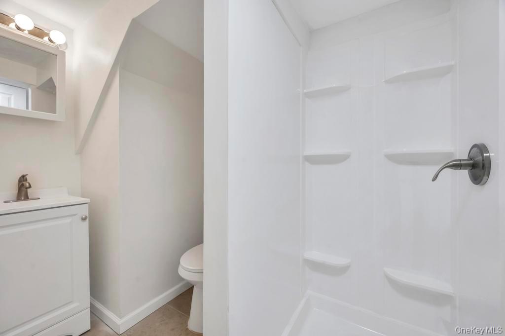 21 Garden Street, Centereach, NY 11720