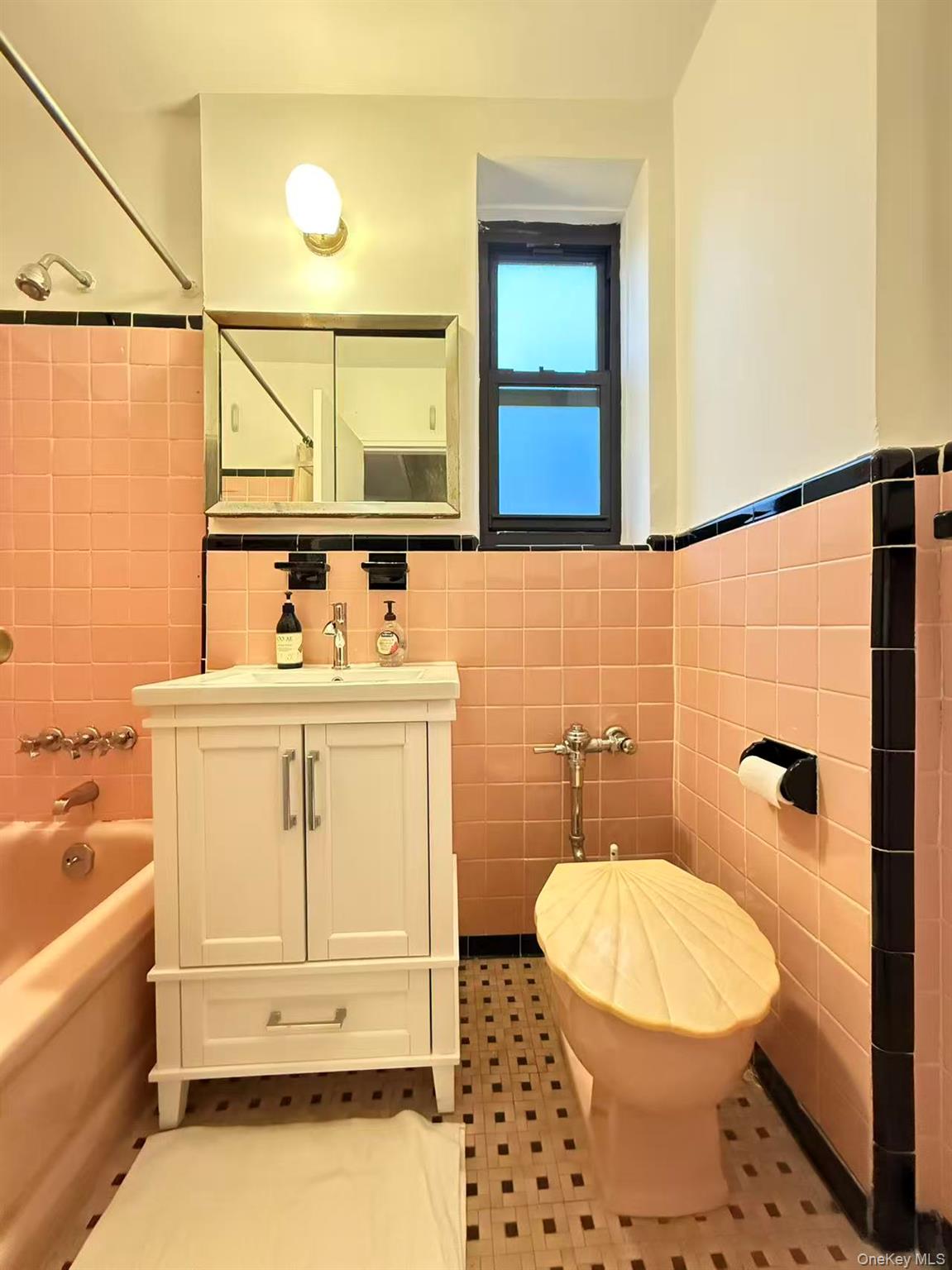 38-15 149 Street # 2D, Flushing, NY 11354