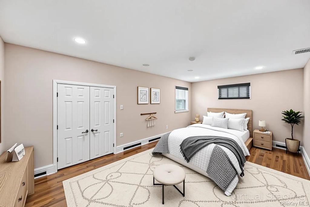 30 County Line Road, Farmingdale, NY 11735