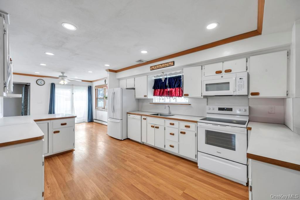 30 County Line Road, Farmingdale, NY 11735