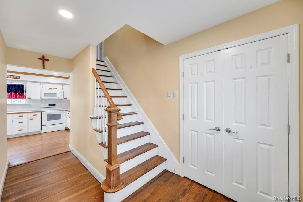 30 County Line Road, Farmingdale, NY 11735