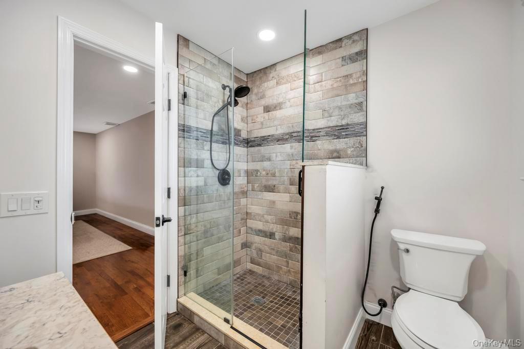 30 County Line Road, Farmingdale, NY 11735