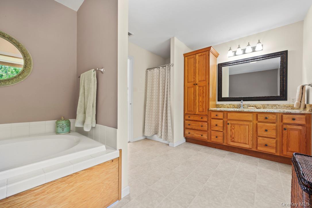 74 Willow Brook Ridge, Clinton Corners, NY 12514