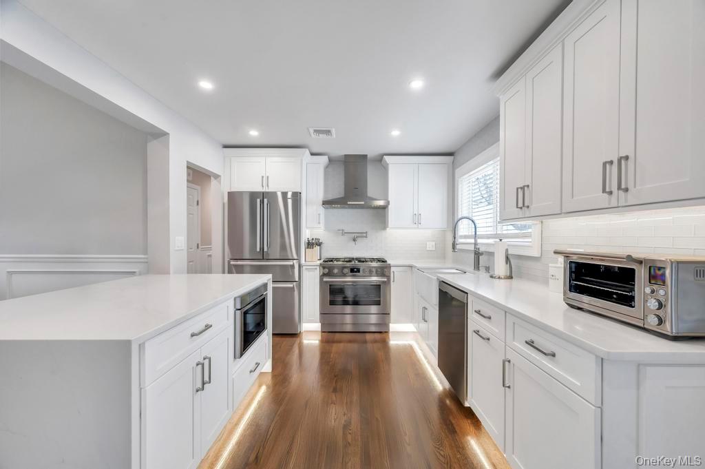 5 Kittiwake Lane, Babylon, NY 11702