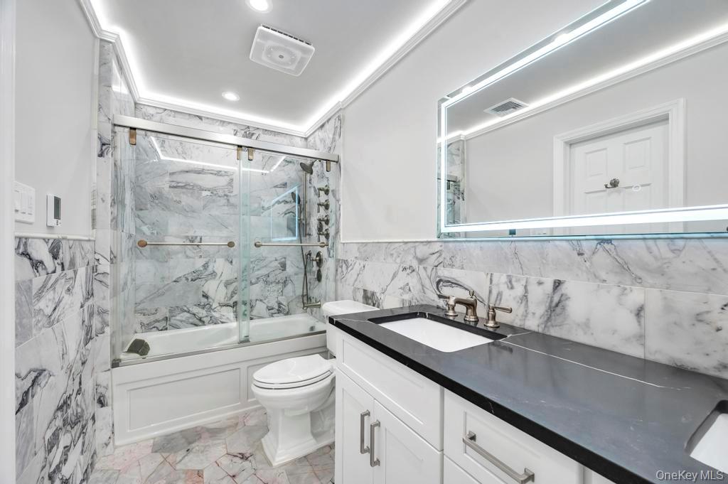 5 Kittiwake Lane, Babylon, NY 11702