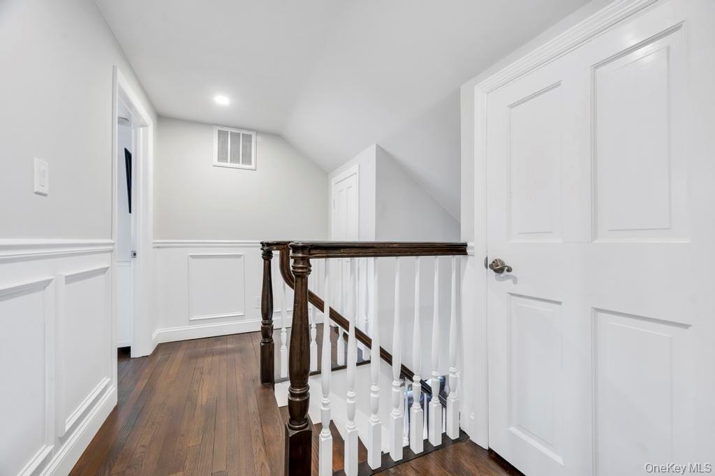 5 Kittiwake Lane, Babylon, NY 11702