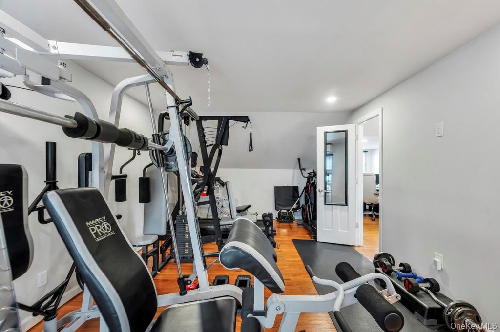 5 Kittiwake Lane, Babylon, NY 11702