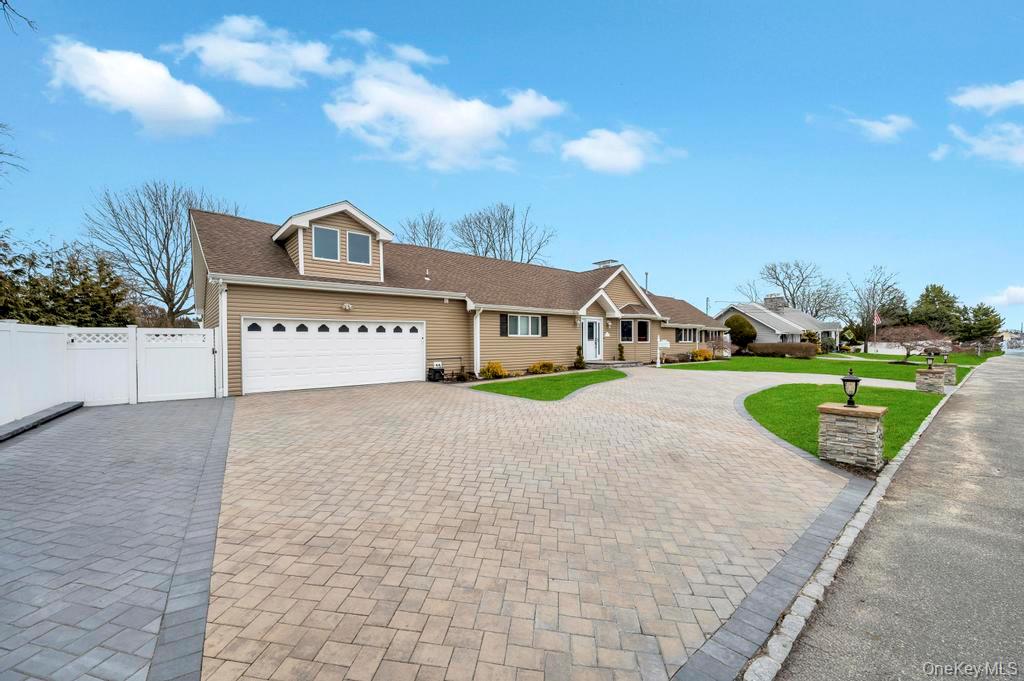 5 Kittiwake Lane, Babylon, NY 11702