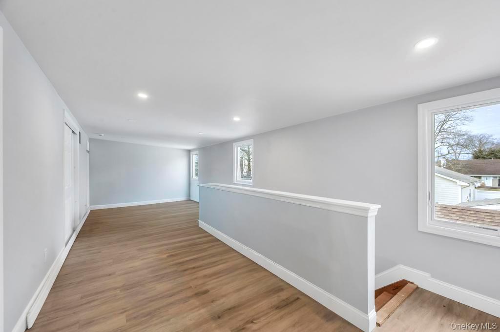 5 Kittiwake Lane, Babylon, NY 11702