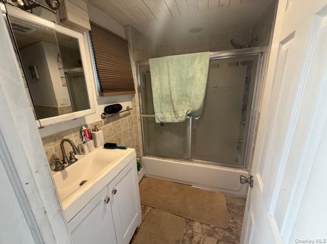 16 W Marine Avenue, Lindenhurst, NY 11757