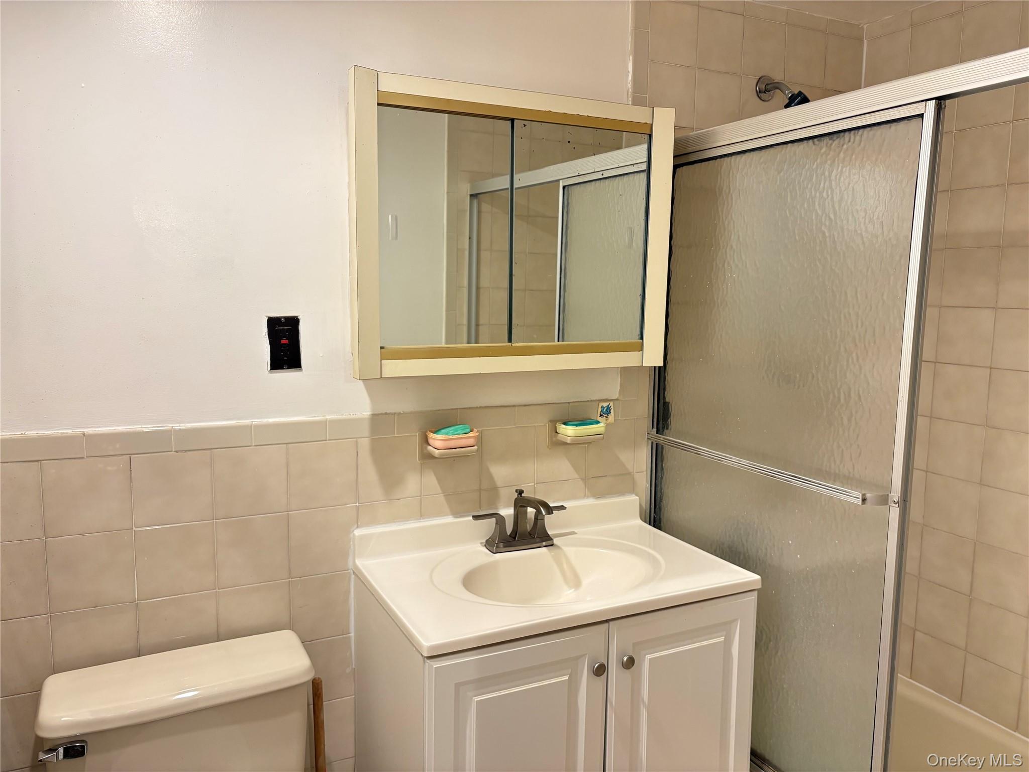 5616 Seabury Street # 2A, Elmhurst, NY 11373