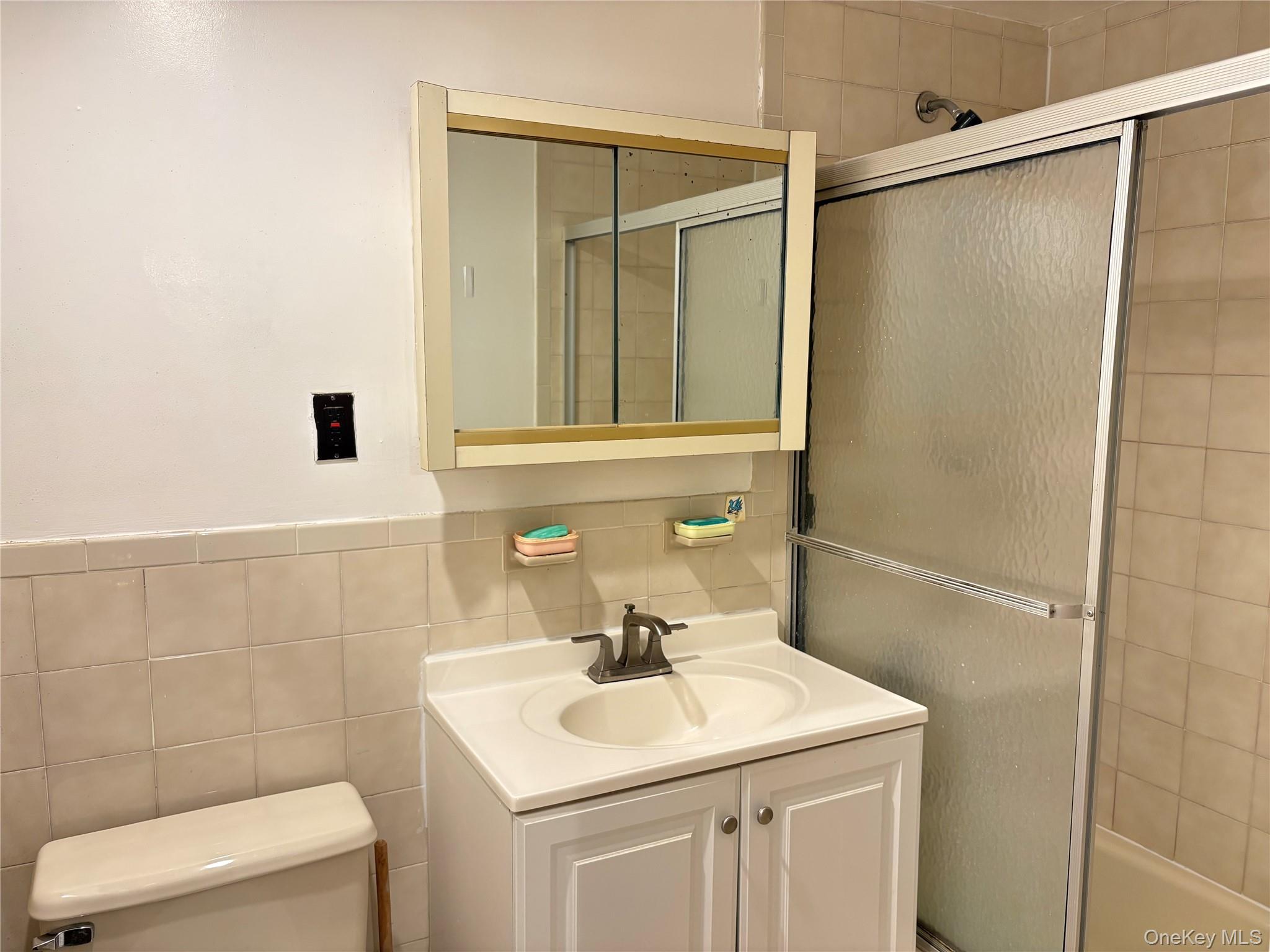 5616 Seabury Street # 2A, Elmhurst, NY 11373