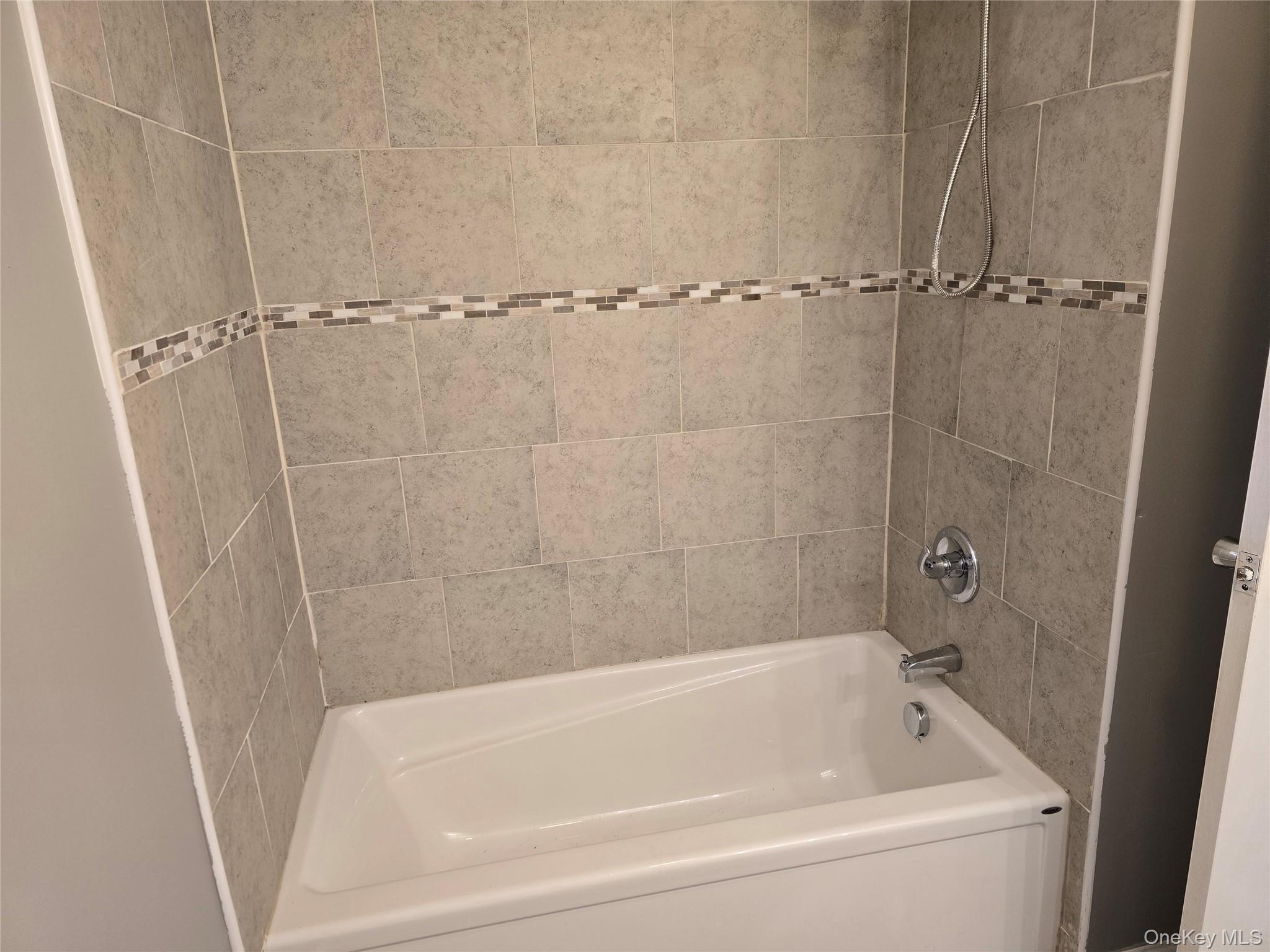 27 Peter Way, Kiamesha Lake, NY 12751