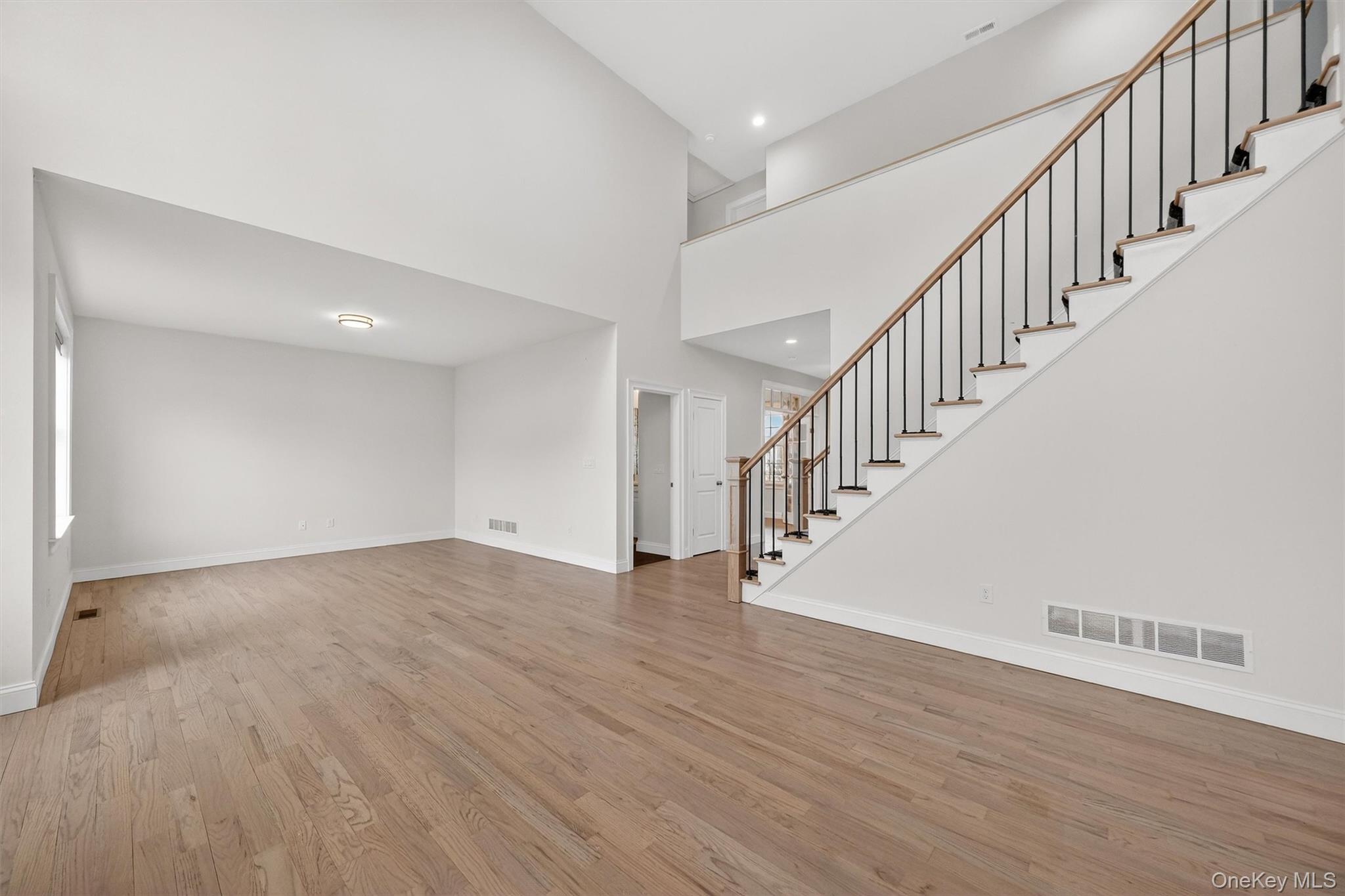 12 Kensington Lane, Poughkeepsie, NY 12603