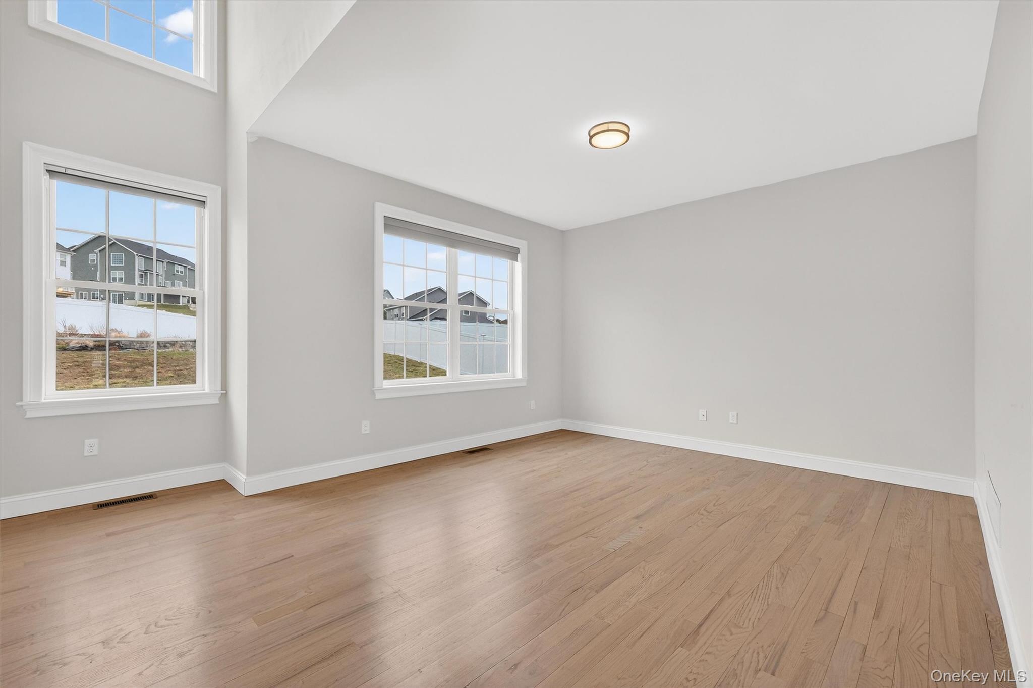 12 Kensington Lane, Poughkeepsie, NY 12603