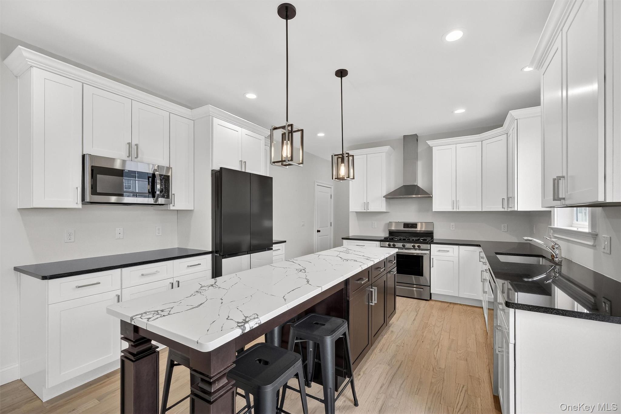 12 Kensington Lane, Poughkeepsie, NY 12603