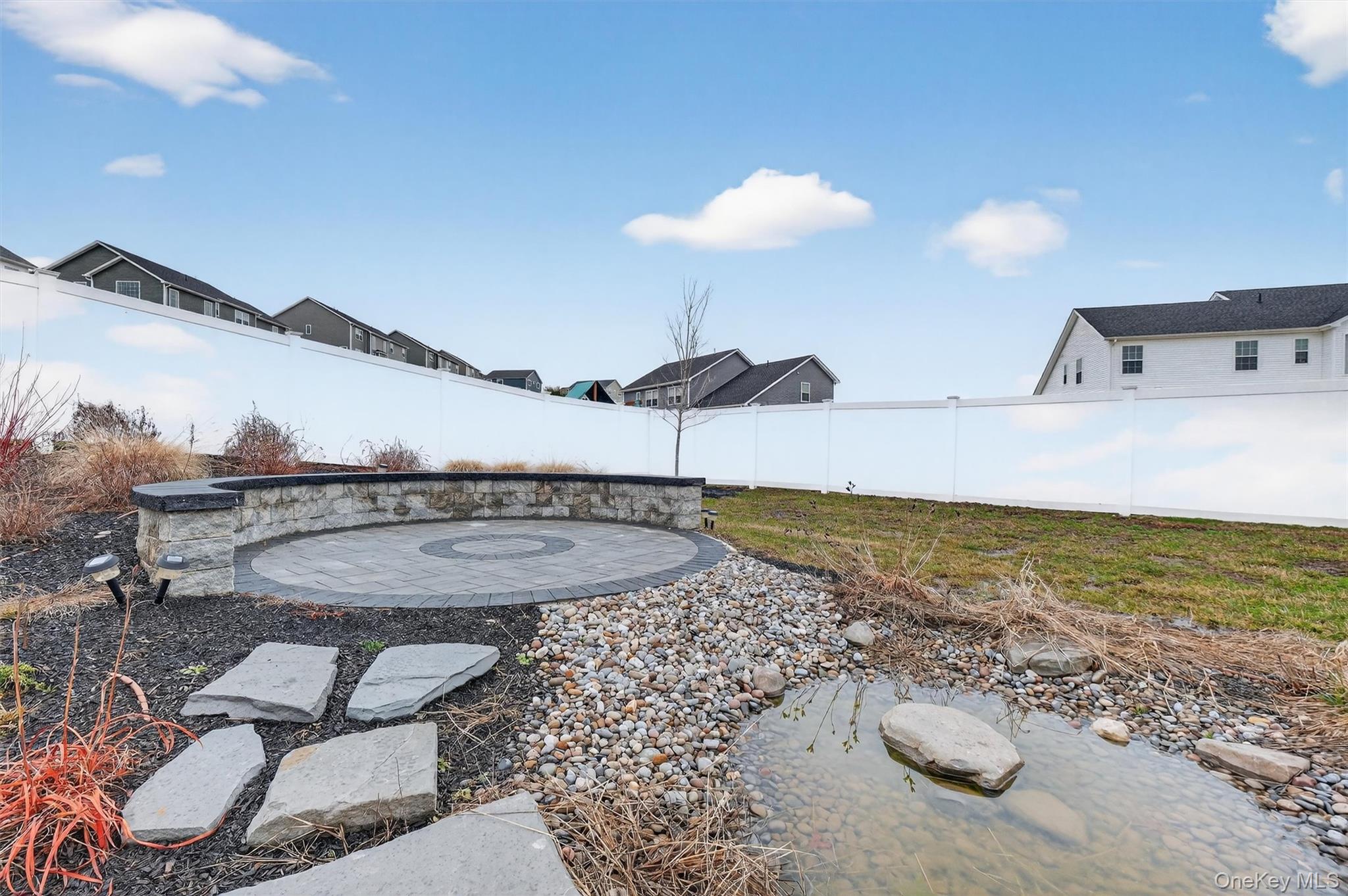 12 Kensington Lane, Poughkeepsie, NY 12603