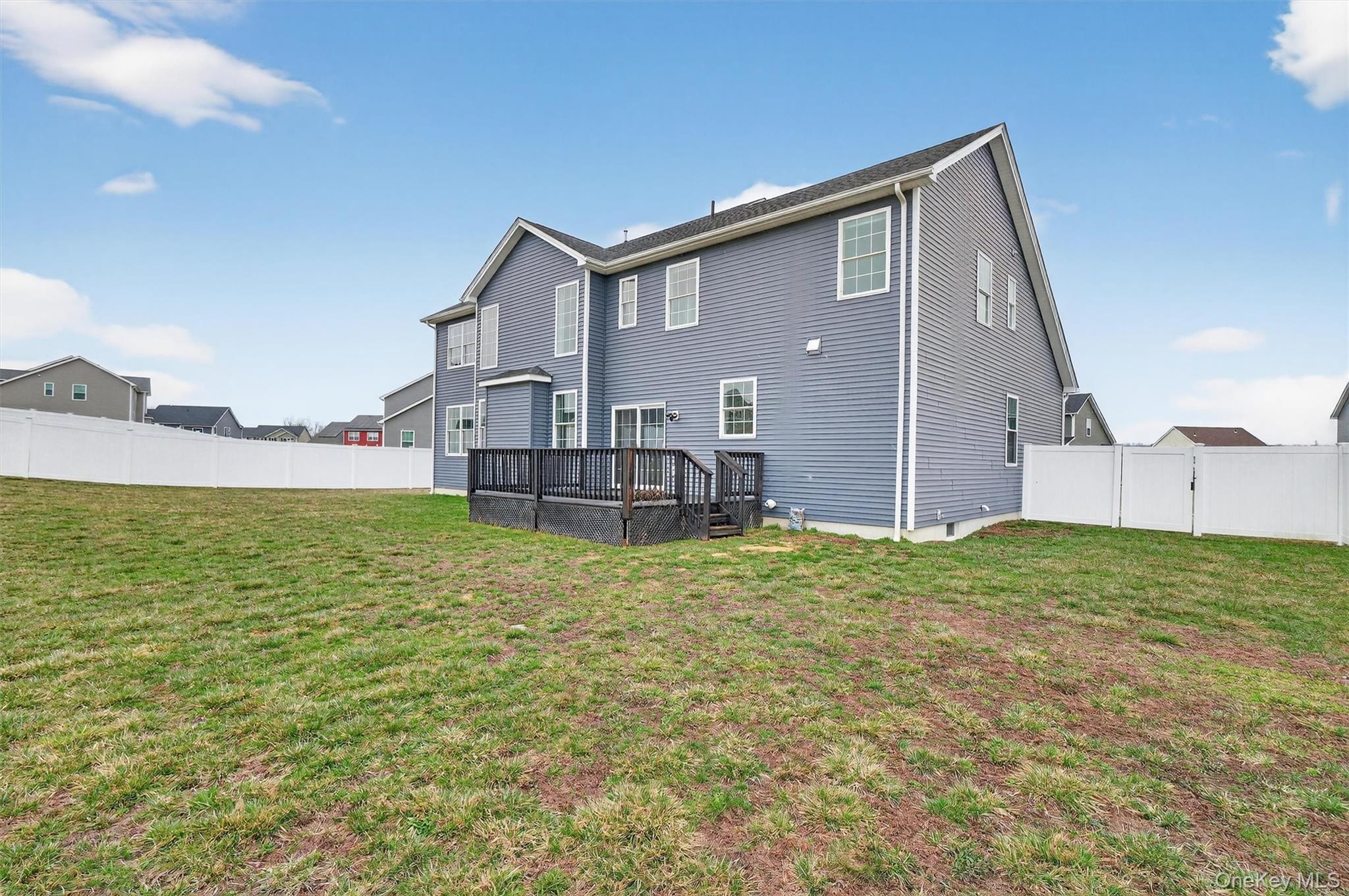 12 Kensington Lane, Poughkeepsie, NY 12603