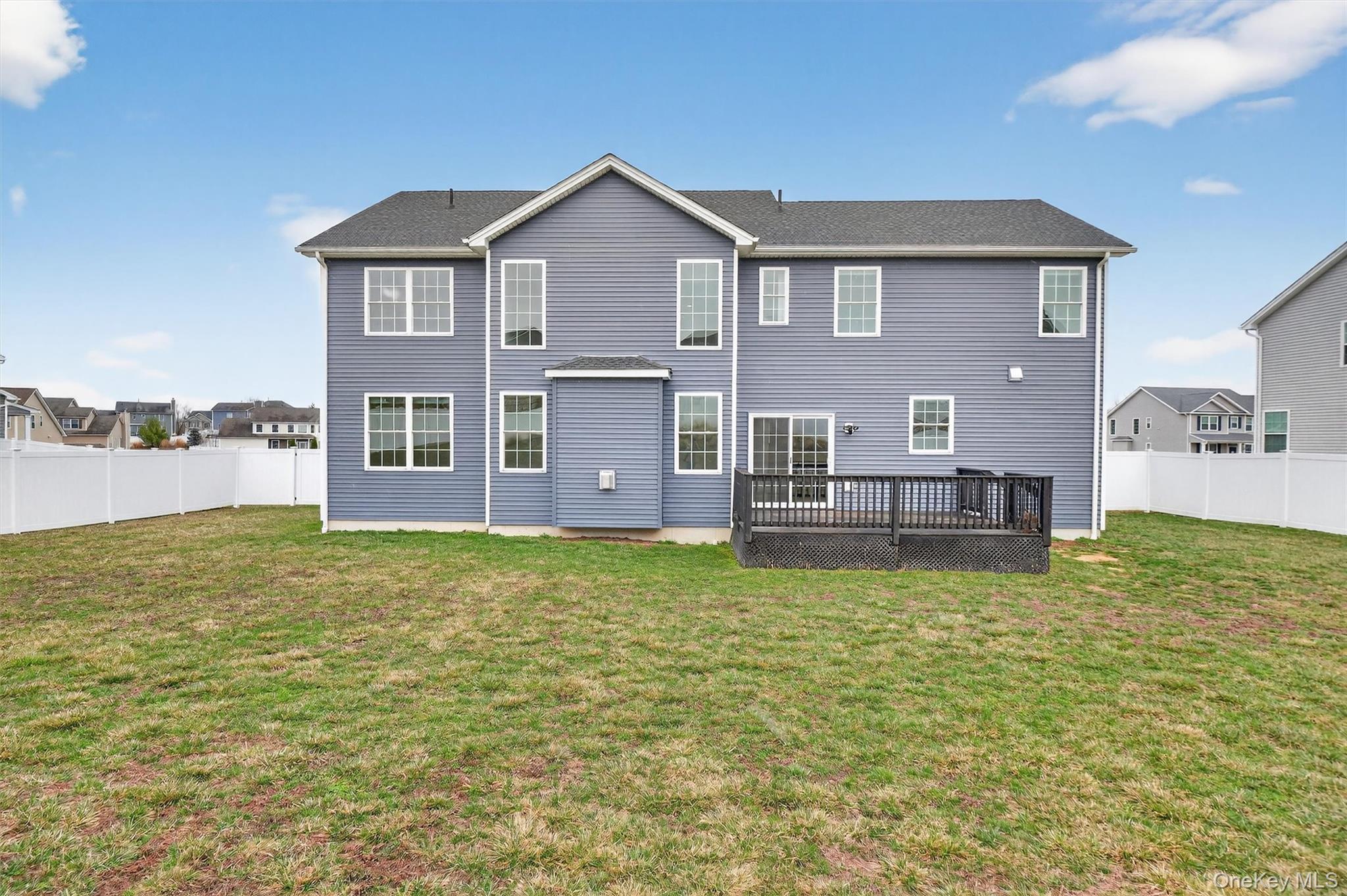 12 Kensington Lane, Poughkeepsie, NY 12603