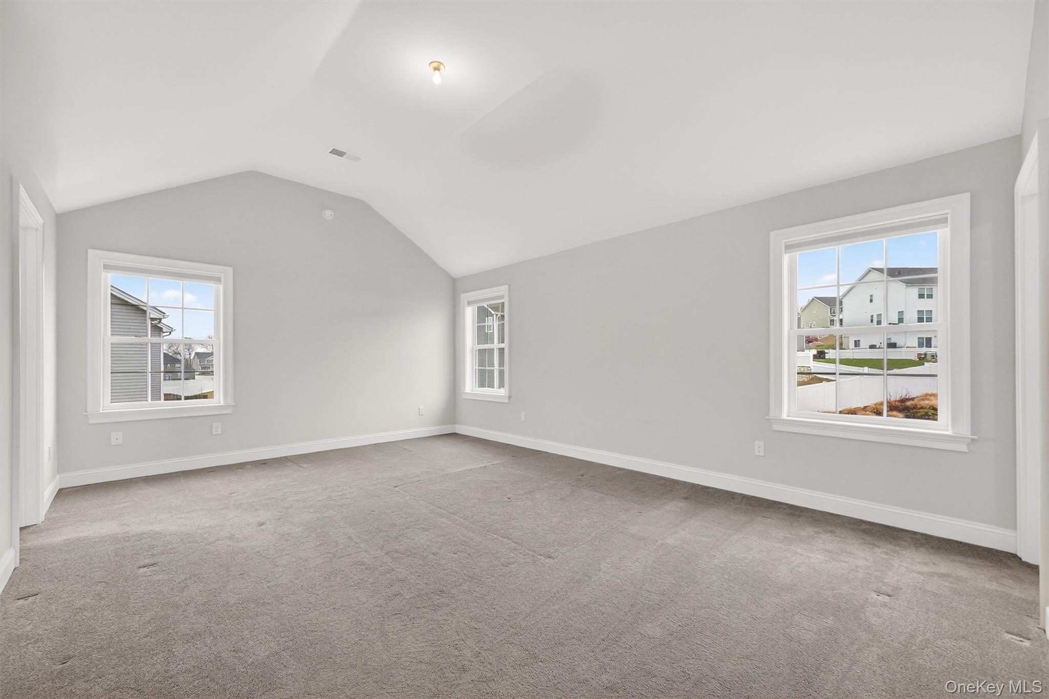 12 Kensington Lane, Poughkeepsie, NY 12603