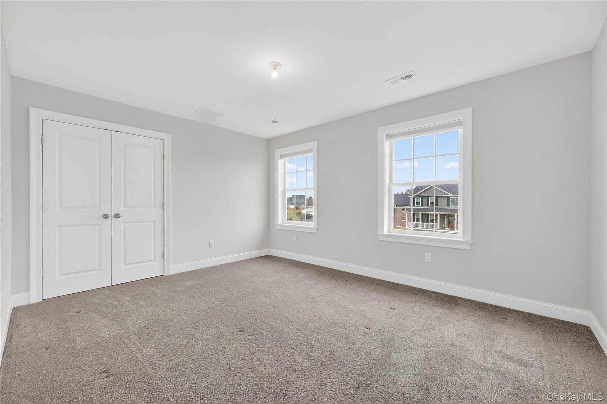 12 Kensington Lane, Poughkeepsie, NY 12603