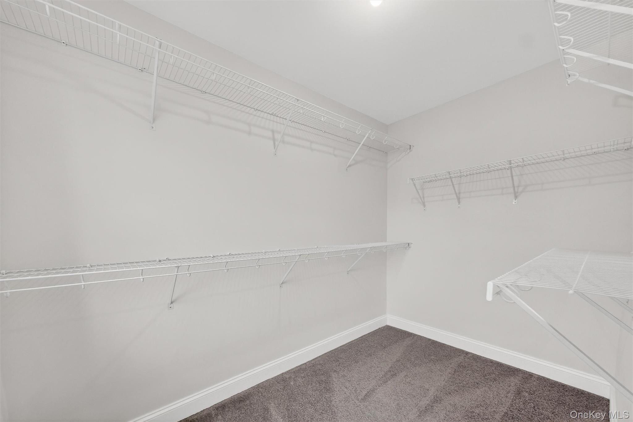 12 Kensington Lane, Poughkeepsie, NY 12603