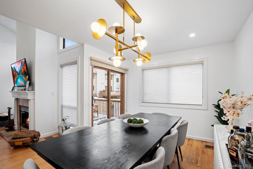 39 Chestnut Lane, Woodbury, NY 11797