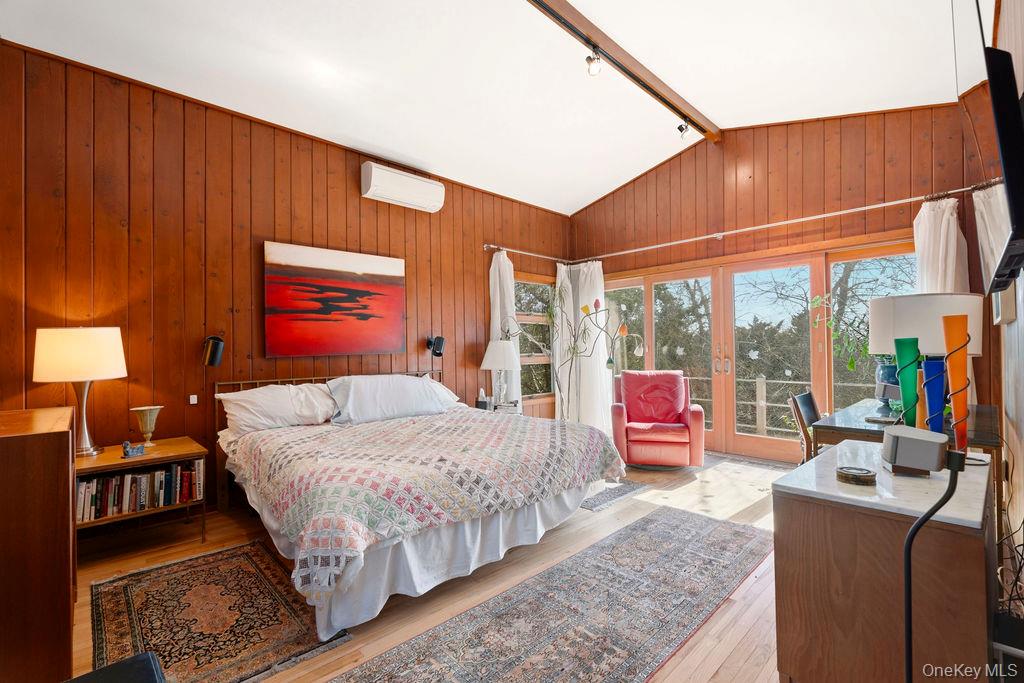 27 Atterbury Road, Southampton, NY 11968