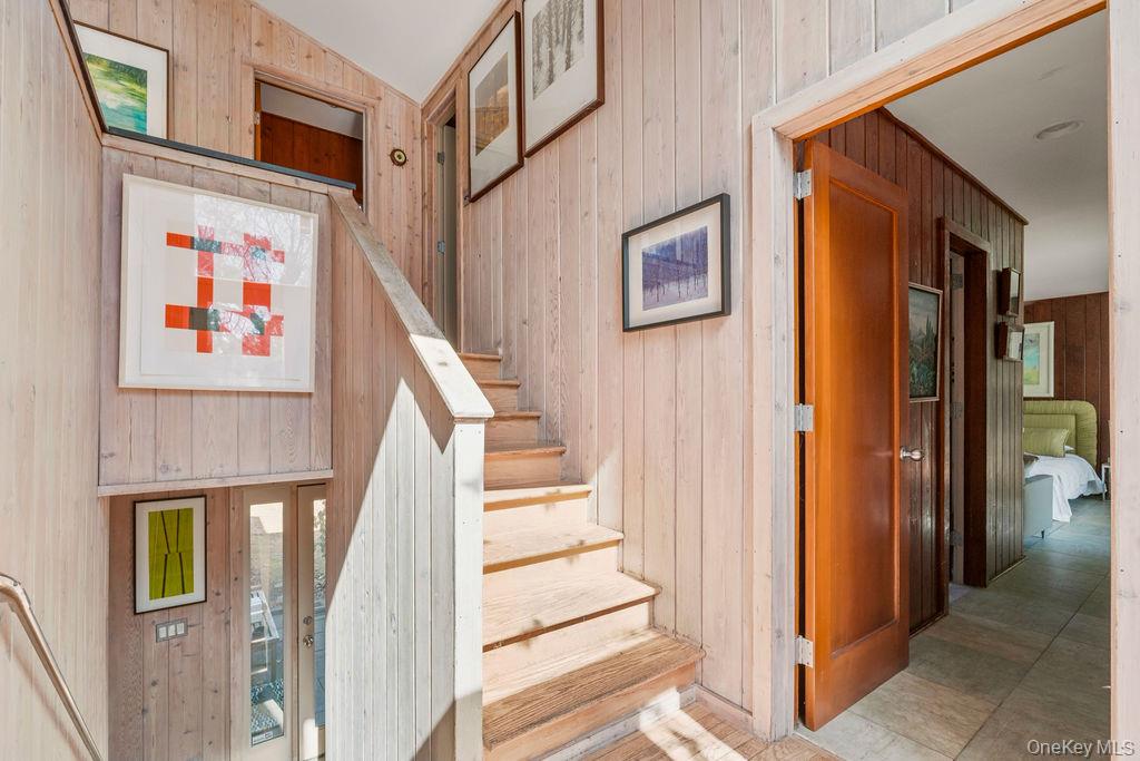 27 Atterbury Road, Southampton, NY 11968