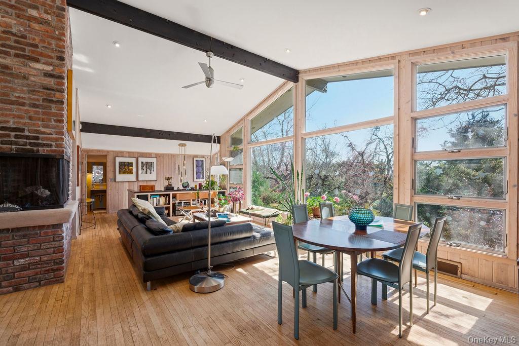 27 Atterbury Road, Southampton, NY 11968