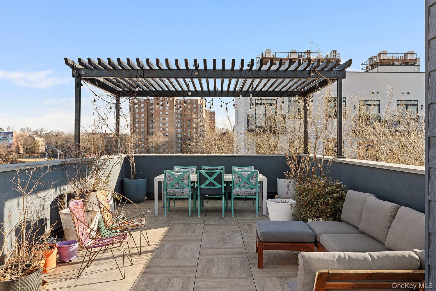 1582A PACIFIC Street, Brooklyn, NY 11213