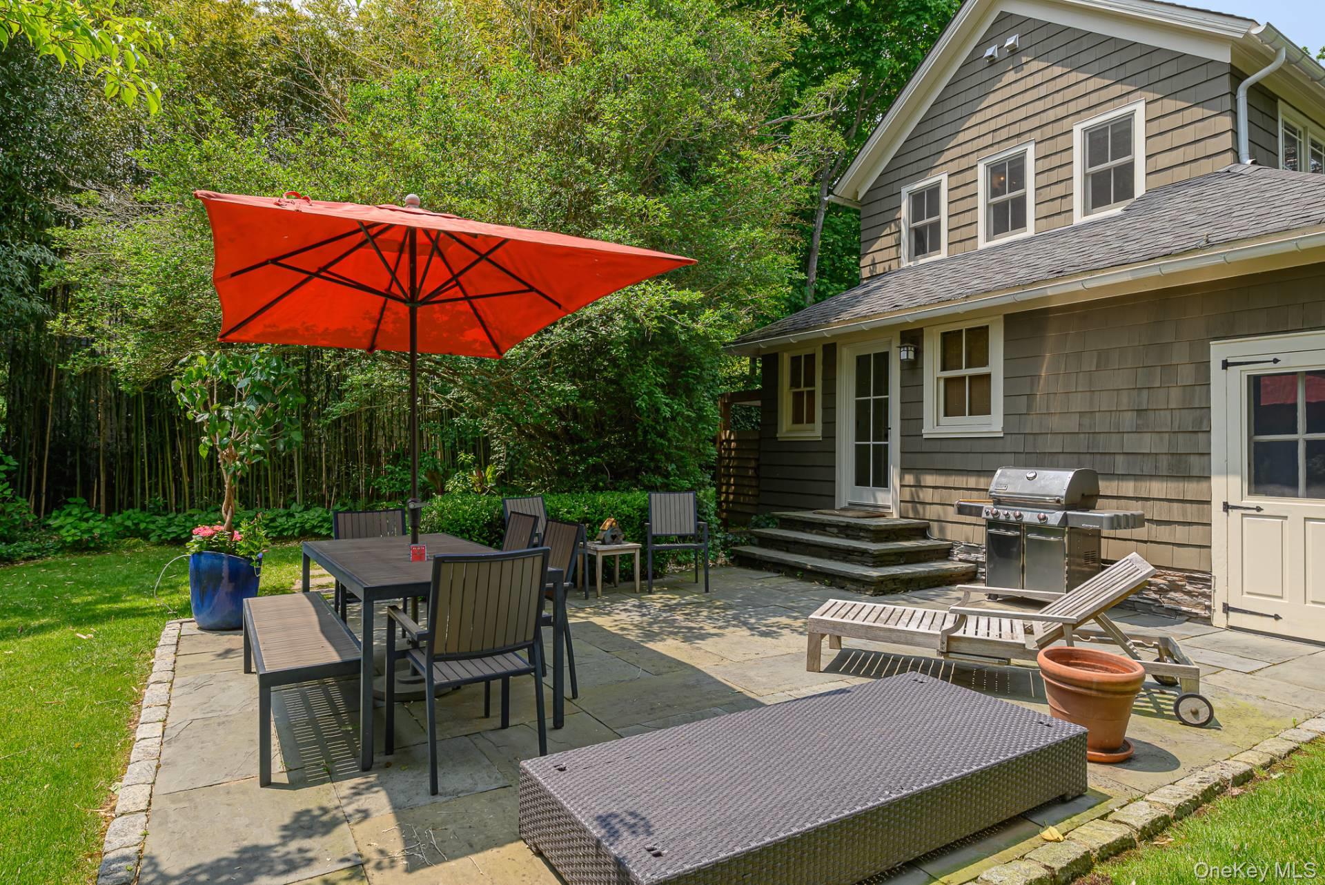 14 Pulaski Avenue, Southampton, NY 11968