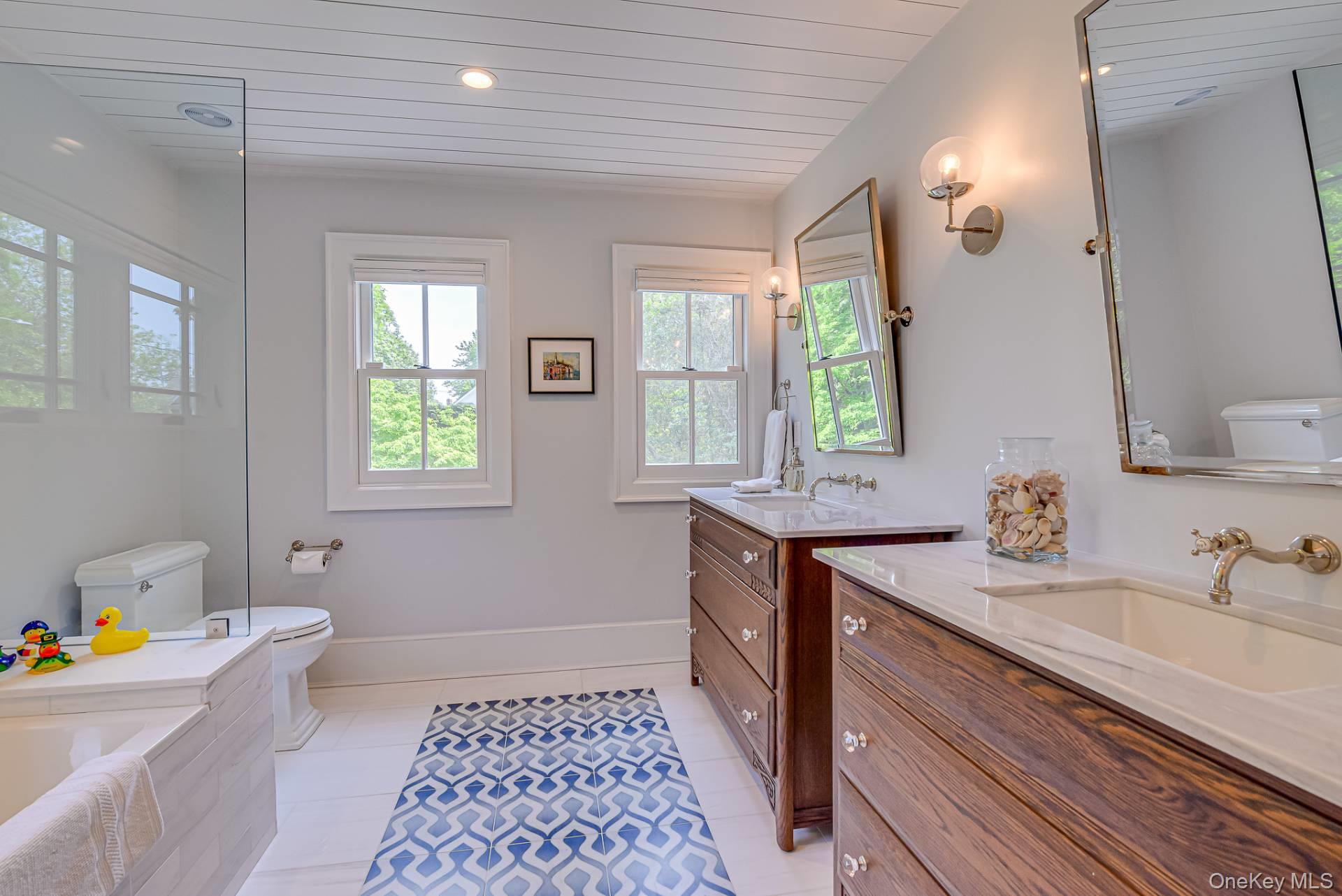 14 Pulaski Avenue, Southampton, NY 11968